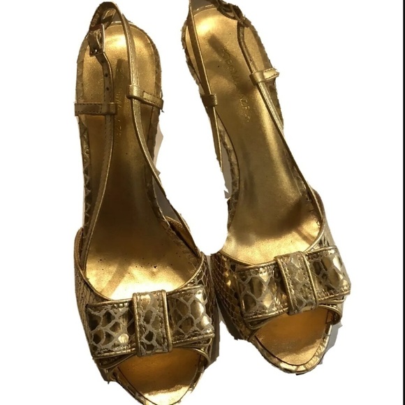 BCBGMAXAZRIA Gold Sexy Sandals Size 6.5B - Picture 1 of 6